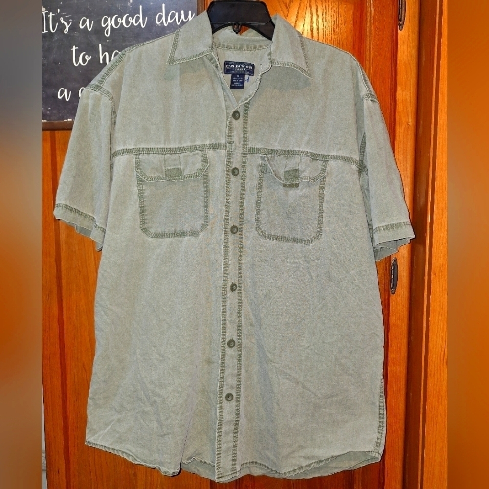 Canyon Creek Men's Green  Short Sleeve Button-down Shirt In A Mens Medium.